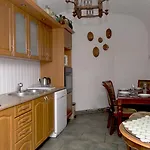 Zemianska Kuria Vachtar Pensjonat 3*