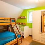 Zemianska Kuria Vachtar Pensjonat 3*