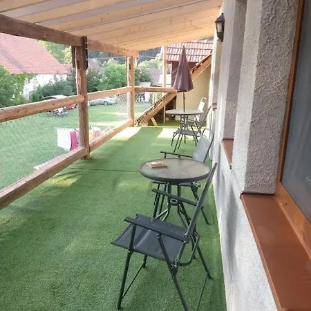 Zemianska Kuria Vachtar Gæstehus