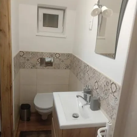 Zemianska Kuria Vachtar Gæstehus 3*