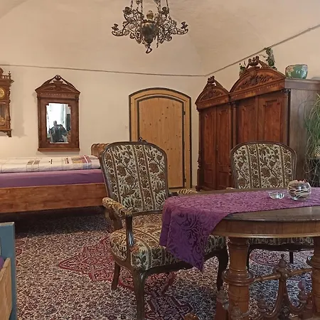 Zemianska Kuria Vachtar 3*