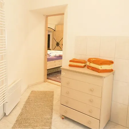 Gæstehus Zemianska Kuria Vachtar 3*