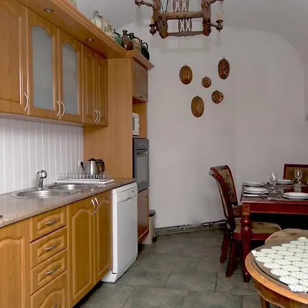 Zemianska Kuria Vachtar Gæstehus 3*