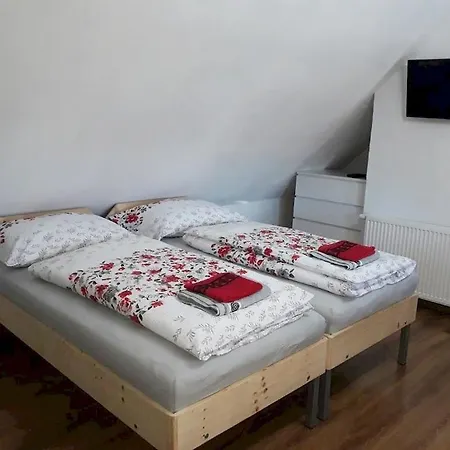 Zemianska Kuria Vachtar Gæstehus Kralova Lehota