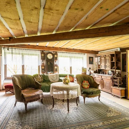 Zemianska Kuria Vachtar Kralova Lehota