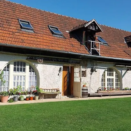 Zemianska Kuria Vachtar Guest house