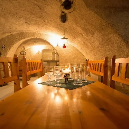 Zemianska Kuria Vachtar Gæstehus 3*