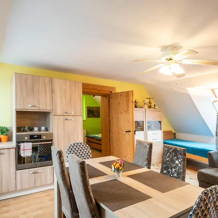 Zemianska Kuria Vachtar 3* Kralova Lehota