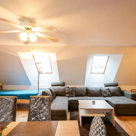 Gæstehus Zemianska Kuria Vachtar Kralova Lehota