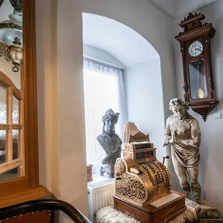 Konukevi Zemianska Kuria Vachtar 3*