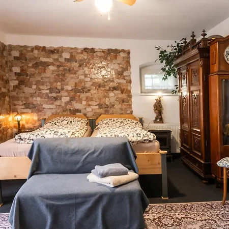 Zemianska Kuria Vachtar Gæstehus Kralova Lehota