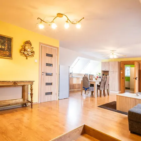 Zemianska Kuria Vachtar Gæstehus Kralova Lehota