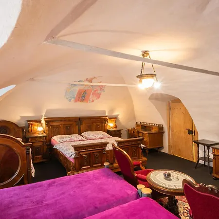 Zemianska Kuria Vachtar 3*