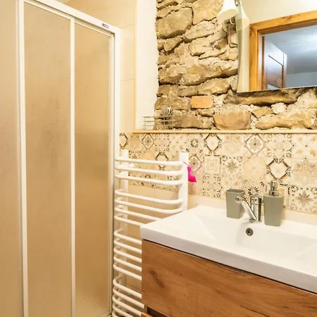 Gæstehus Zemianska Kuria Vachtar Kralova Lehota