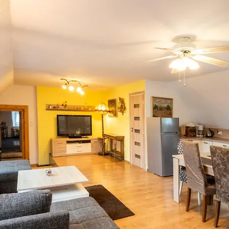 Zemianska Kuria Vachtar Kralova Lehota