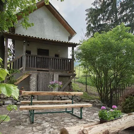 Guest house Zemianska Kuria Vachtar *