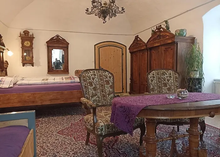 Zemianska Kuria Vachtar 3*