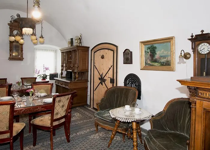 Zemianska Kuria Vachtar Konukevi 3*