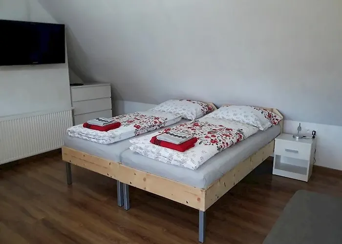 Zemianska Kuria Vachtar