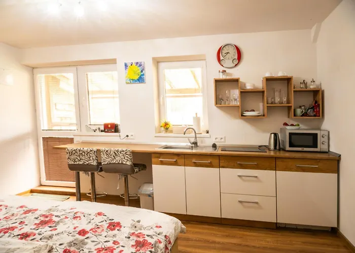 Konukevi Zemianska Kuria Vachtar