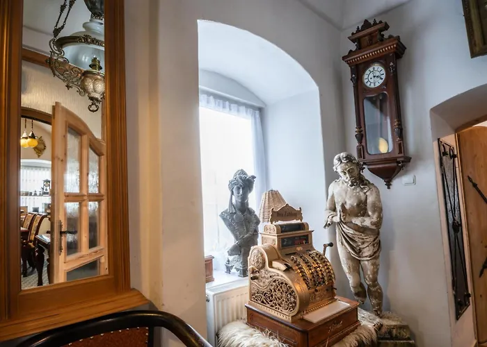 Konukevi Zemianska Kuria Vachtar 3*