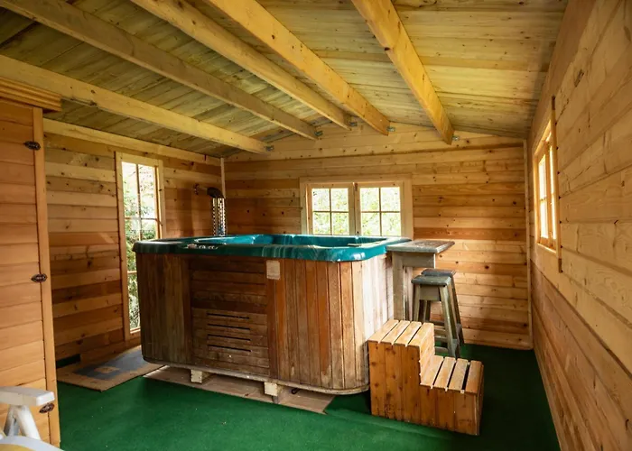 Zemianska Kuria Vachtar Konukevi