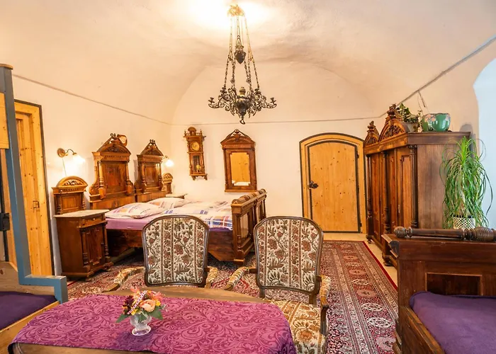 Zemianska Kuria Vachtar 3*