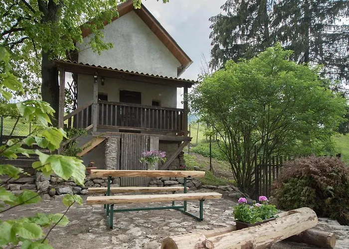 Konukevi Zemianska Kuria Vachtar 3*