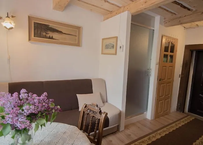 Konukevi Zemianska Kuria Vachtar