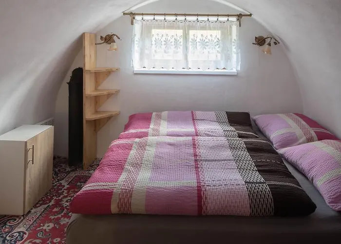 Zemianska Kuria Vachtar Kralova Lehota